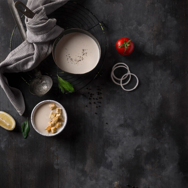 Creamy Garlic Soup with Croutons